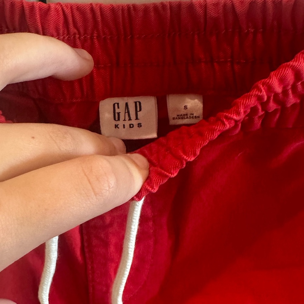 🎉 Clearance Sale! Gap Kids Red pull on shorts, size 6-7, small - Picture 4 of 5